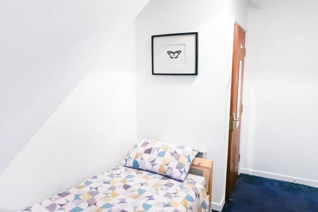 Apartment Up To 9 Close To Centre, Big Tv And Wifi Cardiff Exterior photo