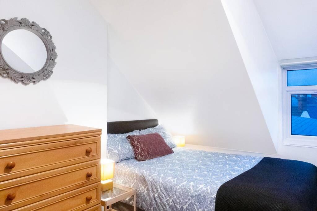 Apartment Up To 9 Close To Centre, Big Tv And Wifi Cardiff Exterior photo
